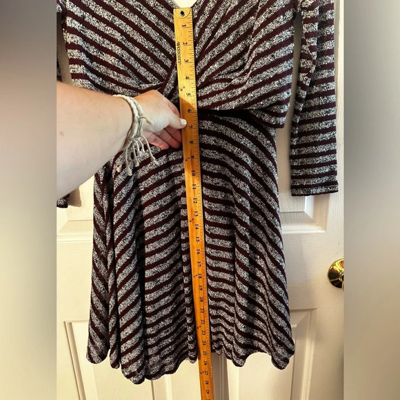 FREE PROPLE S Maverick Knit Gray Eggplant Stripe Wrap Lined Skater Dress V Neck - Picture 11 of 14